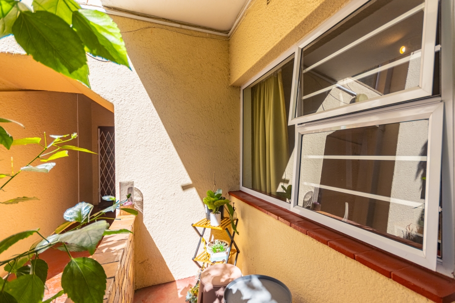 2 Bedroom Property for Sale in Kenilworth Western Cape